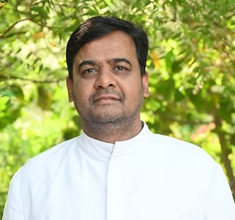 Fr Vinod Paul SJ